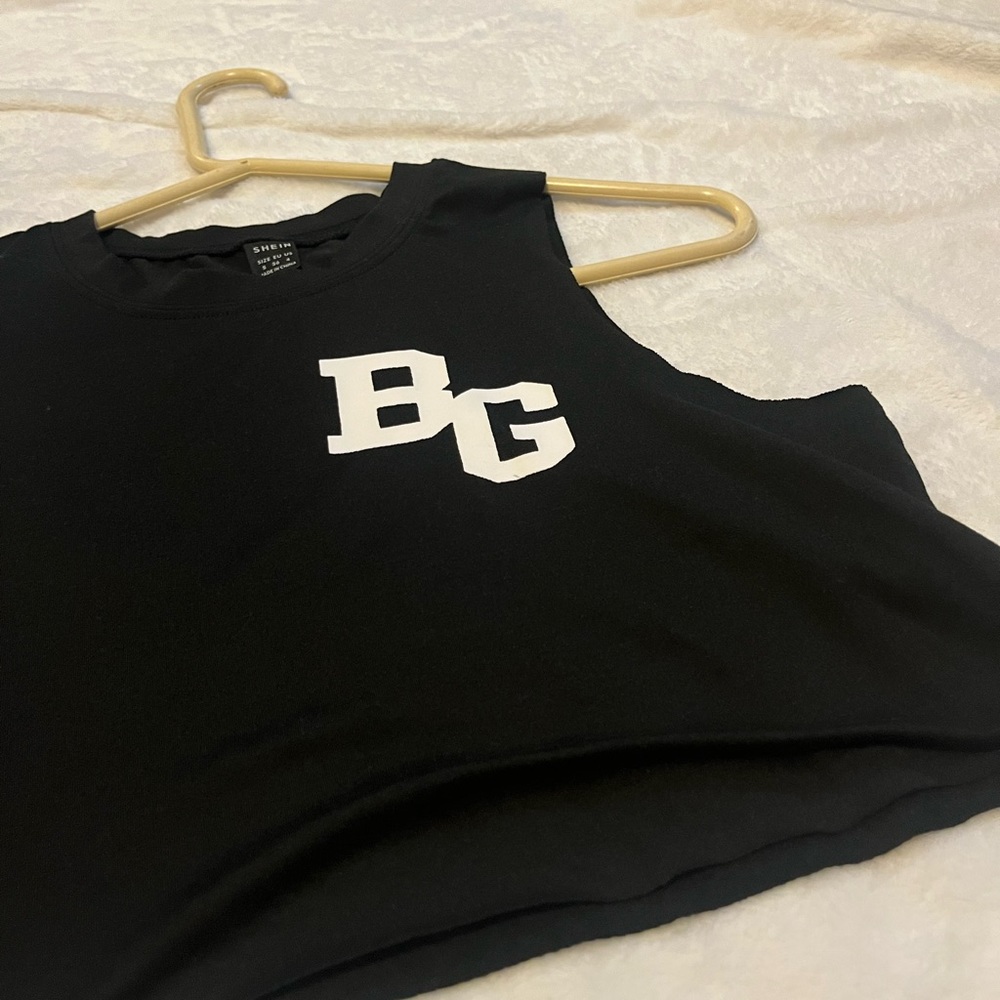 black crop top